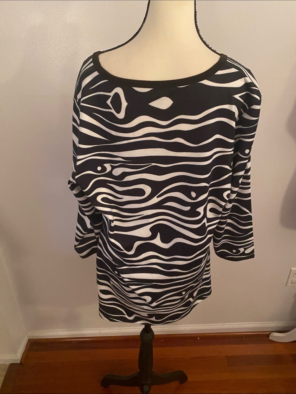 Funsport abstract tunic top size large. - Picture 4 of 7